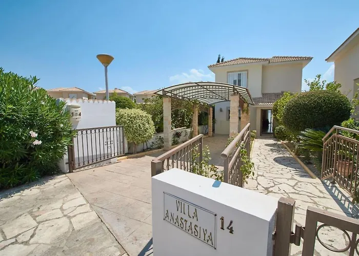 Anastasia - Sea Breeze Retreat *