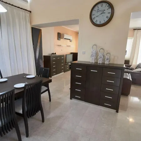 Anastasia - Sea Breeze Retreat Holiday home