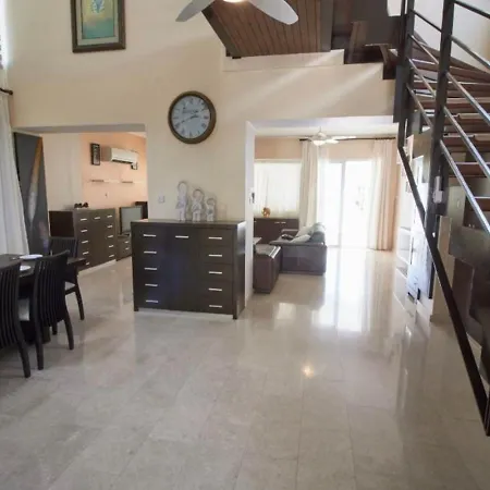 Anastasia - Sea Breeze Retreat *