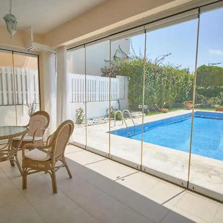 Anastasia - Sea Breeze Retreat Holiday home Peyia