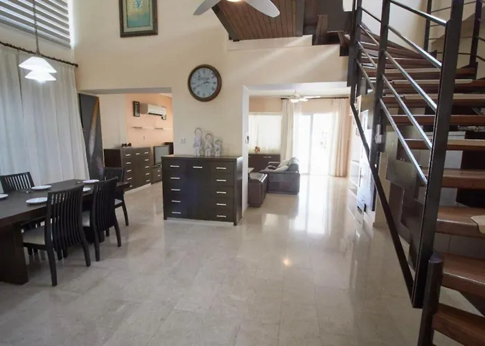 Anastasia - Sea Breeze Retreat *